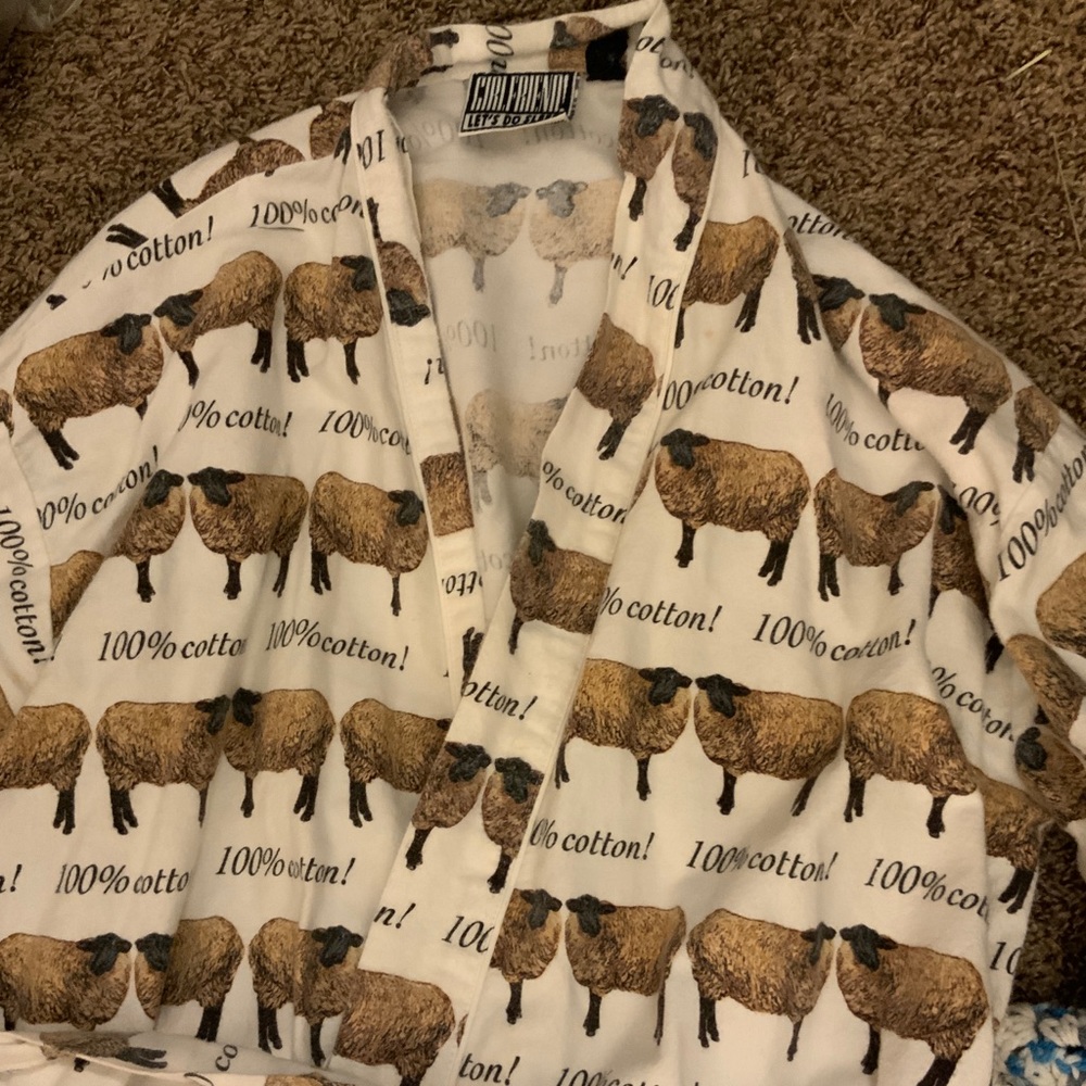 ✌️Girlfriend let’s do sleep "100% COTTON" WITH SHEEP PATTERN OZ bath robe - Picture 2 of 3